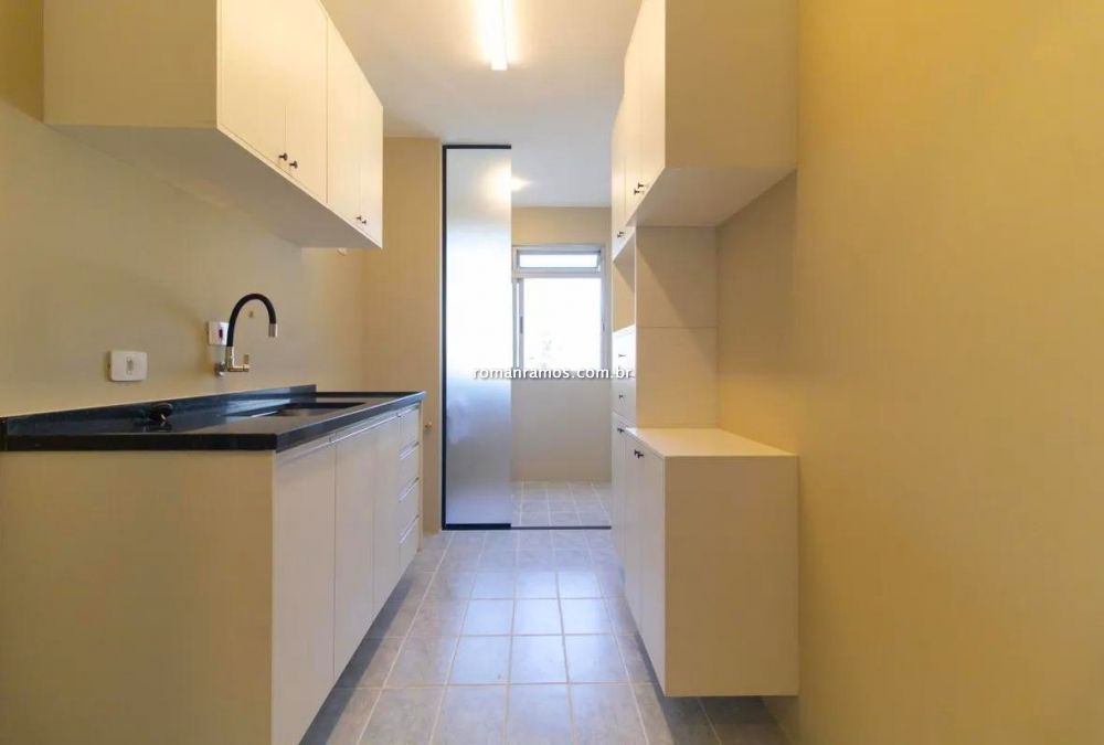 Apartamento à venda na Rua Dom Antônio BarreirosVila Gumercindo - 999-182313-0.jpeg